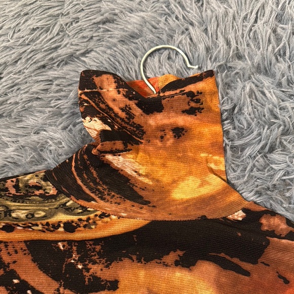 Abstract Patterned Long Sleeve Mesh Top - Picture 4 of 4